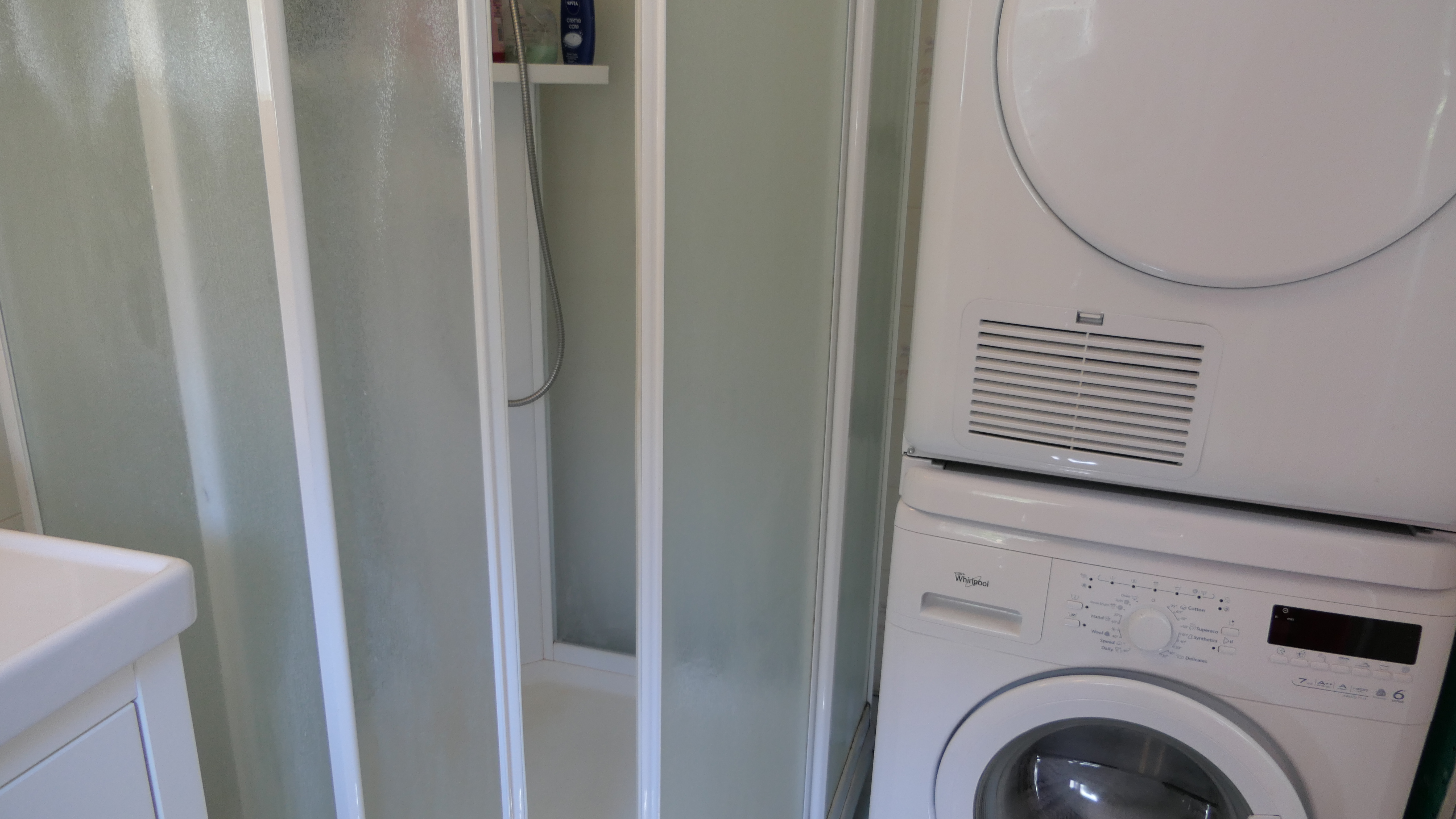 Dusche, WaMa und Trockner