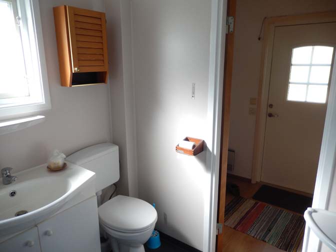 Bad m. Dusche,WC und WaMa