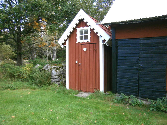 Aussenhaus mit Mulltoilette