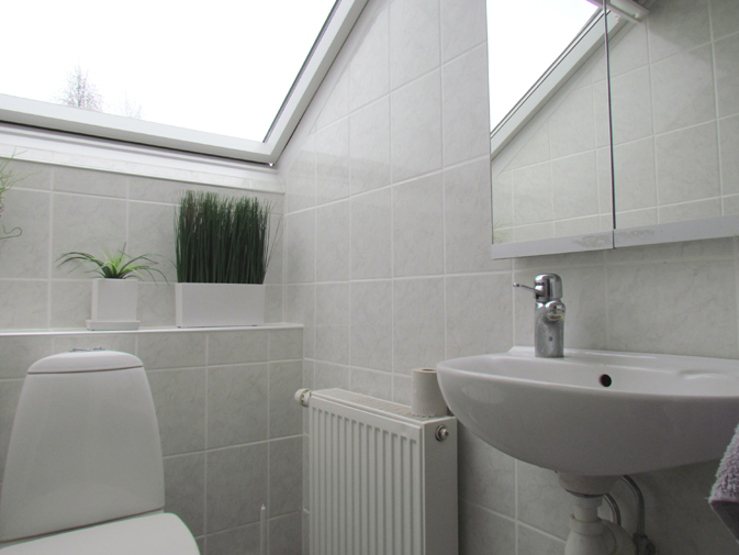 Gste-WC oben